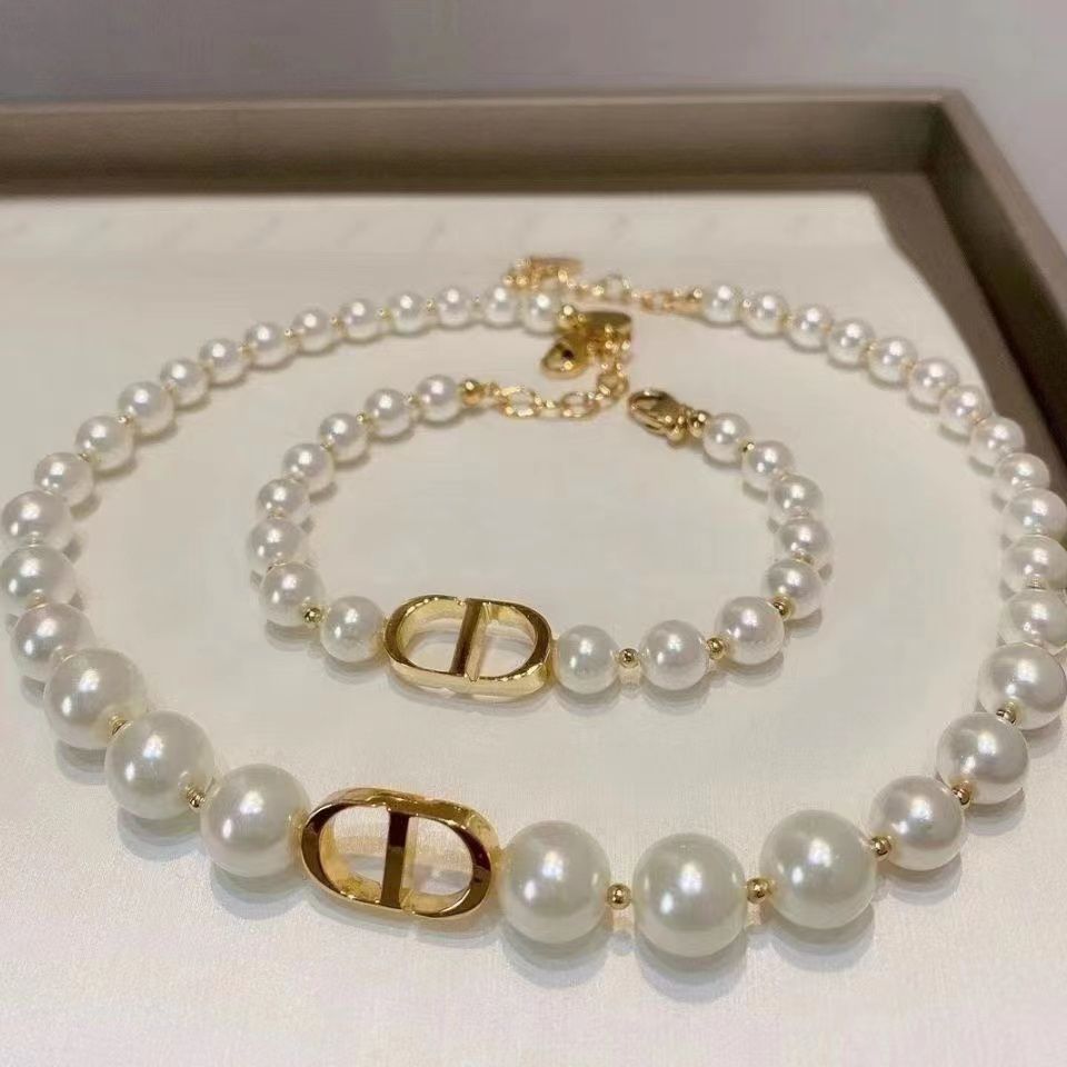 The monroe set